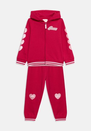 Guess, TODDLER KIDS HOODED ACTIVE  - Φόρμα - cherry passion