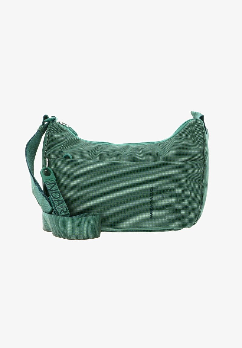 Sac bandoulière en textile vert avec fermeture éclair, sangle ajustable et motif texturé discret. Comprend une poche extérieure avec détail logo.
