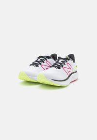 New Balance FRESH FOAM X EVOZ V3 biały