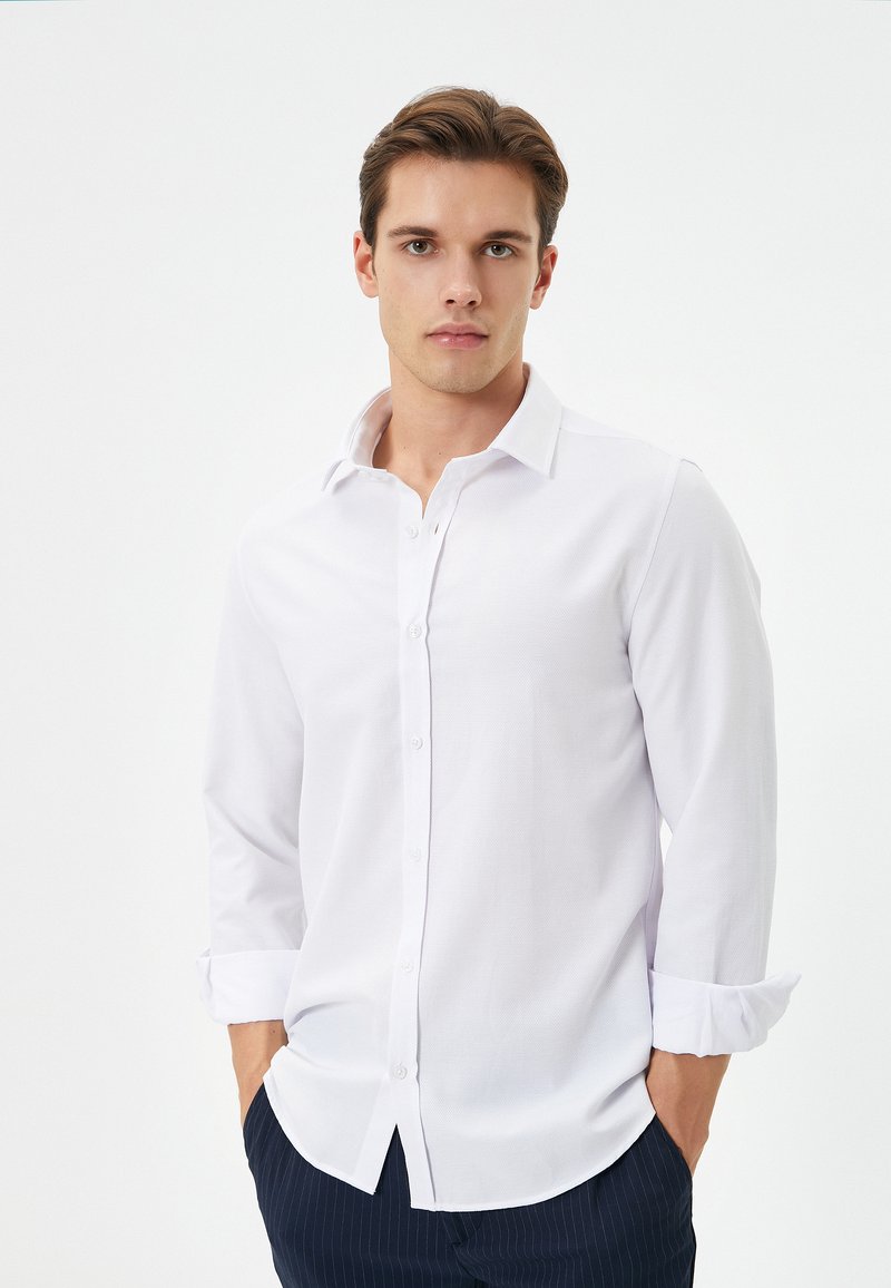 Koton SLIM FIT - Overhemd - white