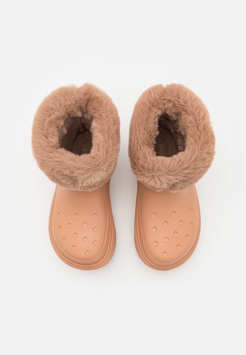 Crocs STOMP BOOT - Ankle Boot - tan - Zalando.de 