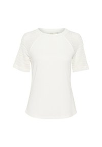 T-shirt blanc en tissu doux avec des manches courtes texturées en tricot et un col rond. Présente une coupe décontractée et des détails subtils sur les manches.
