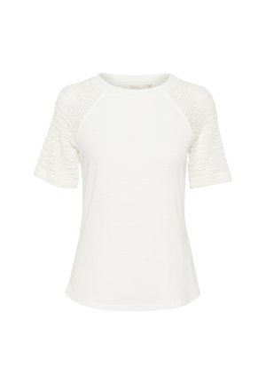 T-shirt bianco realizzato in tessuto morbido con maniche corte a maglia testurizzata e colletto rotondo. Presenta una vestibilità rilassata e dettagli sottili sulle maniche.