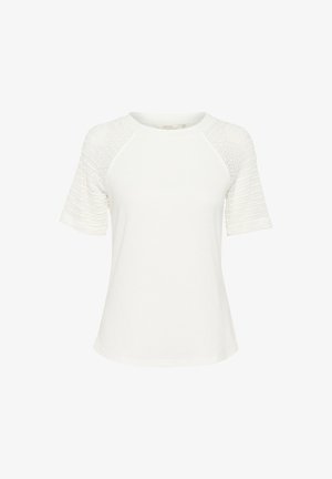 Tricou alb dintr-un material moale, cu mâneci scurte tricotate texturate și guler rotund. Are o croială lejeră și detalii subtile pe mâneci.