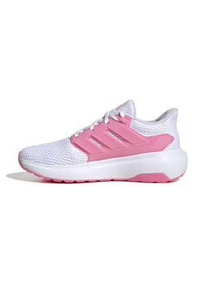 Scarpe da ginnastica bianche con accenti rosa, superiore in mesh leggero, colletto imbottito e suola testurizzata. Presenta un design con tre strisce.