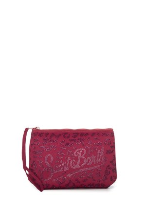 Pochette cosmetica rossa con cinturino da polso, motivo leopardato e scritta "Saint Barth" impreziosita da piccoli borchiette.