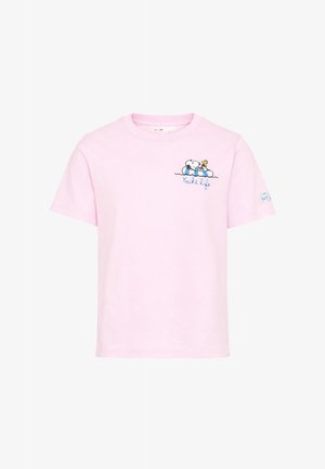 T-shirt rosa chiaro a maniche corte con Snoopy e Woodstock su un galleggiante a righe blu, testo "Yacht life" sul petto e piccolo ricamo sulla manica laterale.