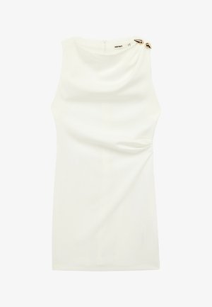 Ärmelloses weißes Kleid mit hohem Ausschnitt, leichter seitlicher Raffung und zwei goldenen, tropfenförmigen Knöpfen auf der rechten Schulter.