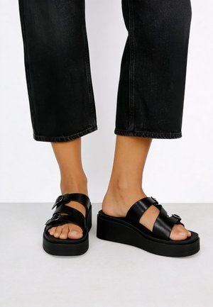 Bosanova, SANDALIAS DE CUÑA NEGRAS CON HEBILLAS - Mules de tacón - black