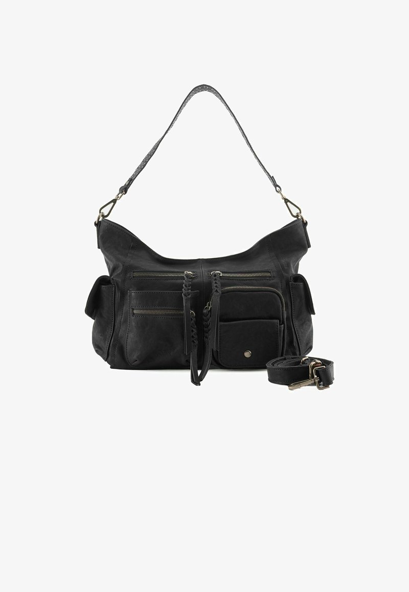 Sac en cuir noir avec une forme incurvée, comportant plusieurs poches zippées, des accents tressés et une bandoulière amovible.