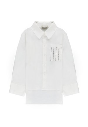 Camicia bianca a maniche lunghe con colletto appuntito, chiusura con bottoni e piccola tasca rettangolare con file verticali di strass neri.