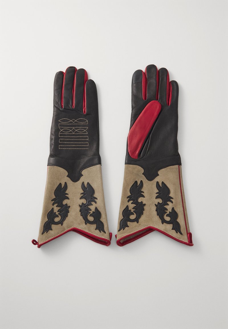 Gants en cuir avec des accents noir et rouge, poignets en suède beige ornés de motifs floraux noirs, et détails de couture rouges.
