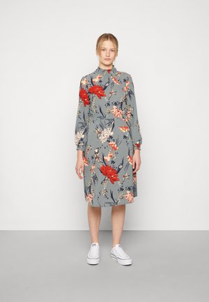 ONLNOVA SMOCK DRESS - Hverdagskjoler - balsam green