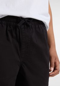 Vans RANGE ELASTIC WAIST II - Shorts - black