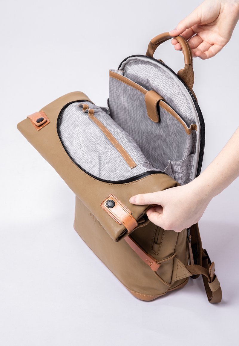 Aunts & Uncles OSAKA - Tagesrucksack - tapir