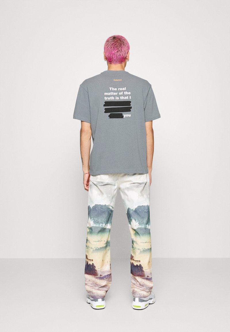 Only & Sons ONSOSRIS LIFE REDACT TEE - T-shirt estampada - stormy weather