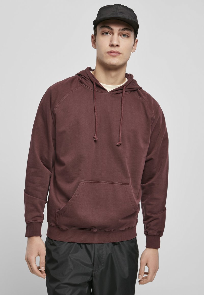 Urban Classics - OVERDYED HOODY - Džemperis ar kapuci - cherry, Palielināt