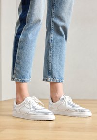 Sneakers laag - silver