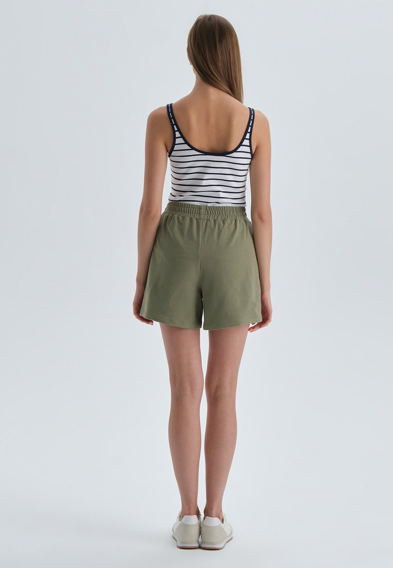 Damen Kleider | DAGI Shorts khaki - QS44067 Damen Kleider | DAGI Shorts khaki - QS44067