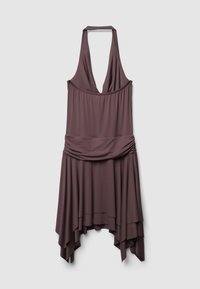 Lila Neckholderkleid mit tiefem V-Ausschnitt, geraffter Taille und asymmetrischem Saum. Hergestellt aus weich fließendem, leichtem Stoff.