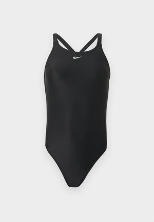 Zwart athletisch badpak met dunne, gekruiste schouderbandjes en een klein wit Nike-logo op de borst.