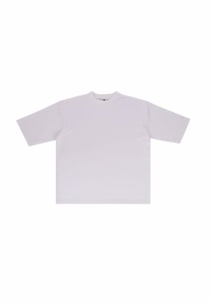 Hvid t-shirt med korte ærmer lavet af bomuld, med rund halsudskæring, afslappet pasform og uden synlige mønstre eller grafikker.