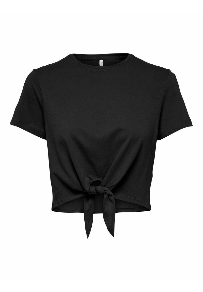 Camiseta negra corta hecha de tela suave, con mangas cortas y un detalle de nudo en el dobladillo. Diseño simple de un color sólido.