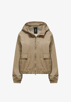 Chaqueta ligera beige con capucha, cremallera frontal, dos bolsillos con solapa y puños y dobladillo elásticos, presentada sobre un fondo blanco liso.