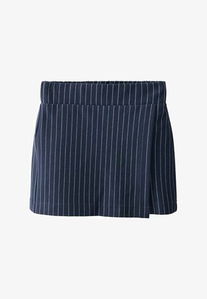 Navyblauwe rok met witte verticale strepen, voorzien van een wikkelontwerp en een flatte tailleband. Gemaakt van een gladde stof met een lichte textuur.