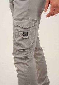 DEELUXE GARDEN - Cargobroek - Grey