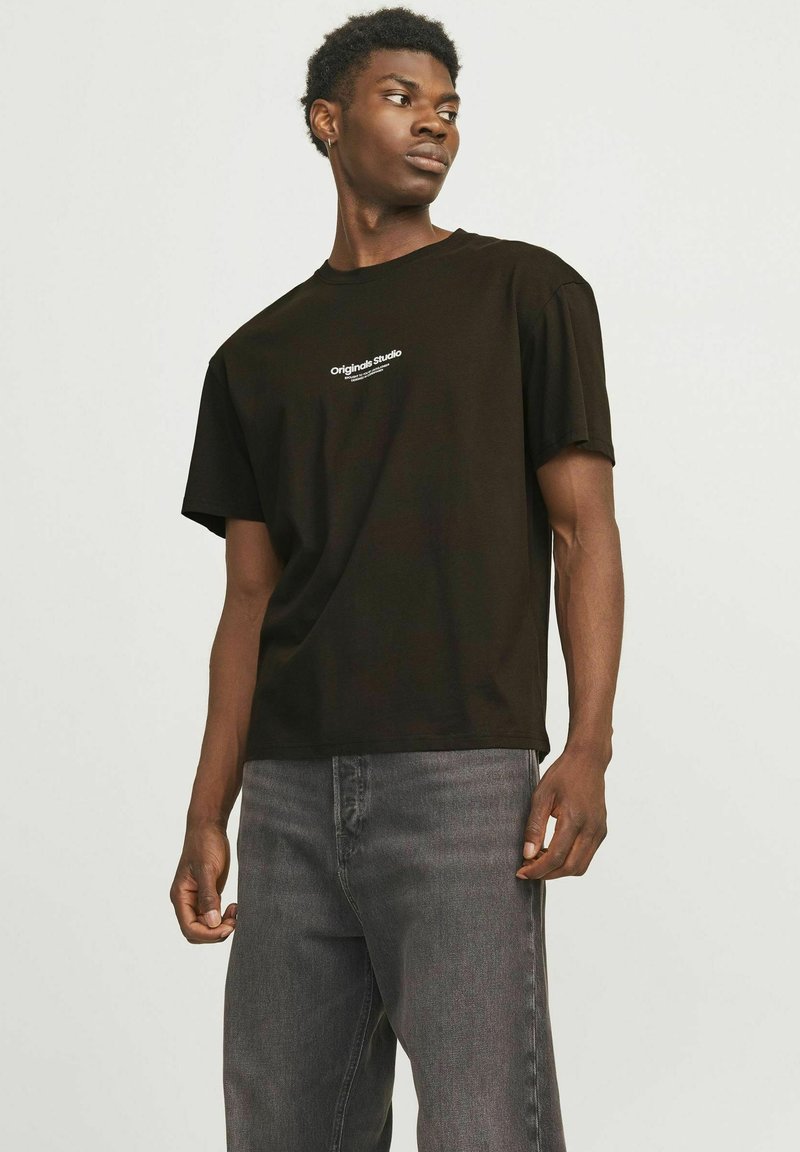 Jack & Jones JORVESTERBRO CREW NECK - Trükipildiga T-särk - chocolate torte