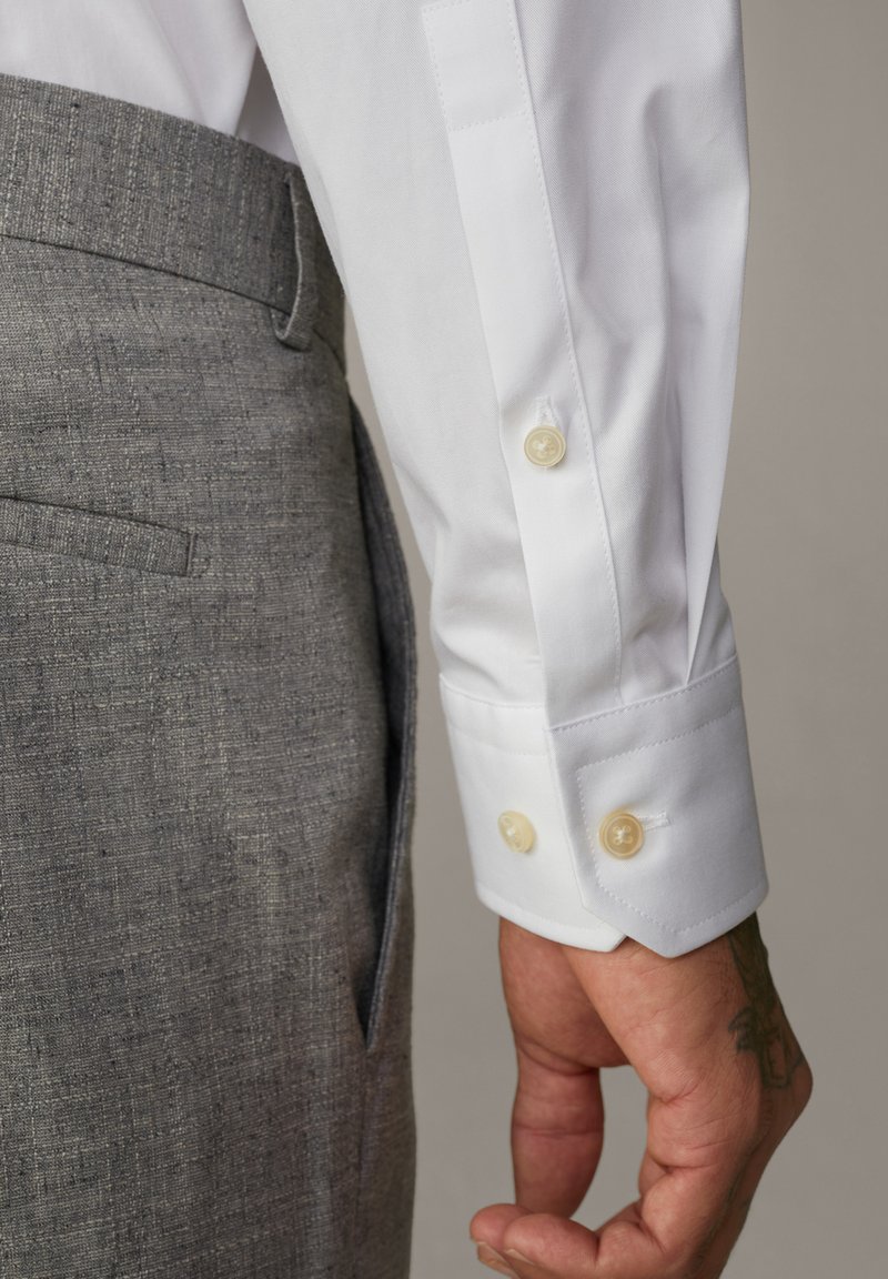 Herren Komplettanzüge | Strellson SANTOS Businesshemd weiß - PE93808 Herren Komplettanzüge | Strellson SANTOS Businesshemd weiß - PE93808