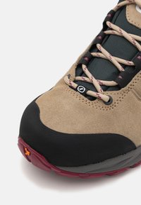 Scarpa RUSH GTX - Turistiniai batai - light desert/raspberry