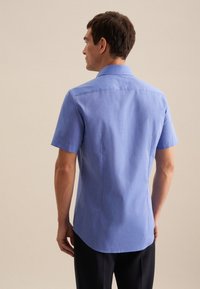 Seidensticker SHAPED FIT - Zakelijk overhemd - blau