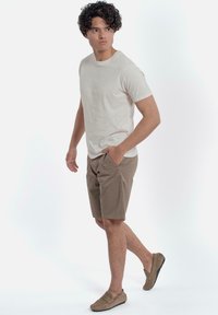ACANFORA GAB - Shorts - fango