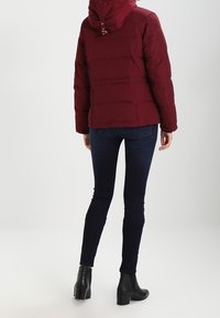 VILA Dunjacka - dark purple