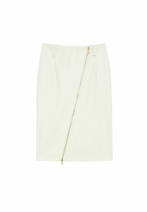 Kremowa spódnica do kolan z ukośnym złotym zamkiem błyskawicznym biegnącym od pasa do dołu oraz szlufkami na paski u góry.