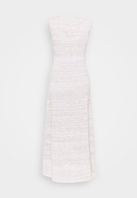 Abito lavorato a maglia senza maniche in un leggero colore beige con una finitura testurizzata e melangiata, che scende fino a metà polpaccio. Design semplice e aderente.