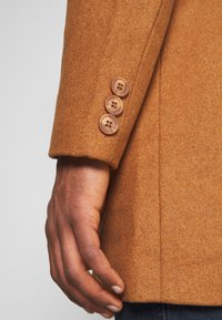 Newport Bay Sailing Club Cappotto classico - beige
