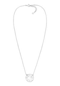 Sølv kæde med en rund vedhæng, der har et geometrisk design og en poleret midte, sikret med en lobster-klassisk og en forlængerkæde.