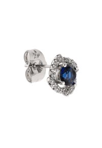 Silberne Steckerohrringe mit einem blauen Edelstein in der Mitte, umgeben von kleinen klaren Steinen, mit einem einfachen Verschlussdesign und glatter Oberfläche.