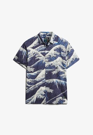 Kurzarm-Hemd mit Knöpfen aus leichtem Stoff, das ein blau-weißes Wellenmuster auf navy Hintergrund zeigt.
