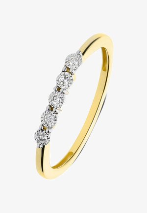 Bague à bande en or ornée de cinq diamants ronds sertis dans un écrin en argent, offrant une texture lisse et une finition polie.