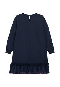 Navyblaues Kleid mit langen Ärmeln, rundem Ausschnitt, Knopfverschluss hinten und einem rüschierten Tüllsaum. Sanfte Stoffstruktur.