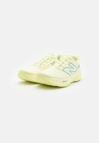 New Balance FRESH FOAM X 1080 V13 - Cestná bežecká obuv - yellow
