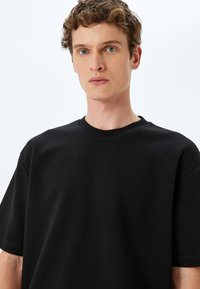Koton - T-shirt basic