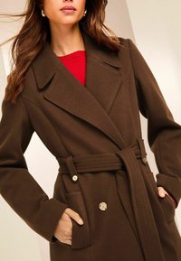 Lipsy DOUBLE BREASTED BELTED - REGULAR FIT - Trenčkot - brown