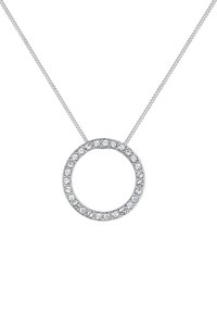 Sølvring med en cirkulær vedhæng med en række klare, runde krystaller omkring kanten. Kæden er delikat og intrikat vævet.