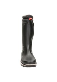 Botte en caoutchouc noir imperméable avec un bout arrondi, une tige texturée, un col réglable avec cordon de serrage et une semelle extérieure grise avec des rainures de traction.