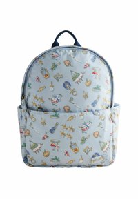Ljusblå ryggsäck med ett texturerat tyg, prydd med ett lekfullt mönster av olika färgglada illustrationer. Inkluderar ett handtag på toppen och en framficka.